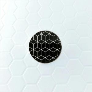 Broche badgi cubik noir 6