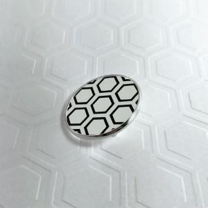 Broche badgi hive blanc 7