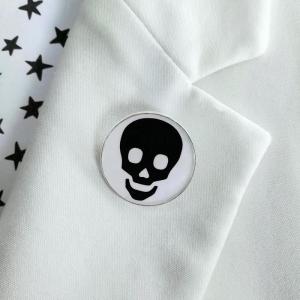 Broche John