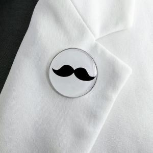 Broche Léon