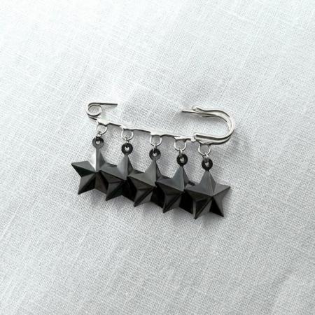 Epingle lucky stars noir 1 0 700