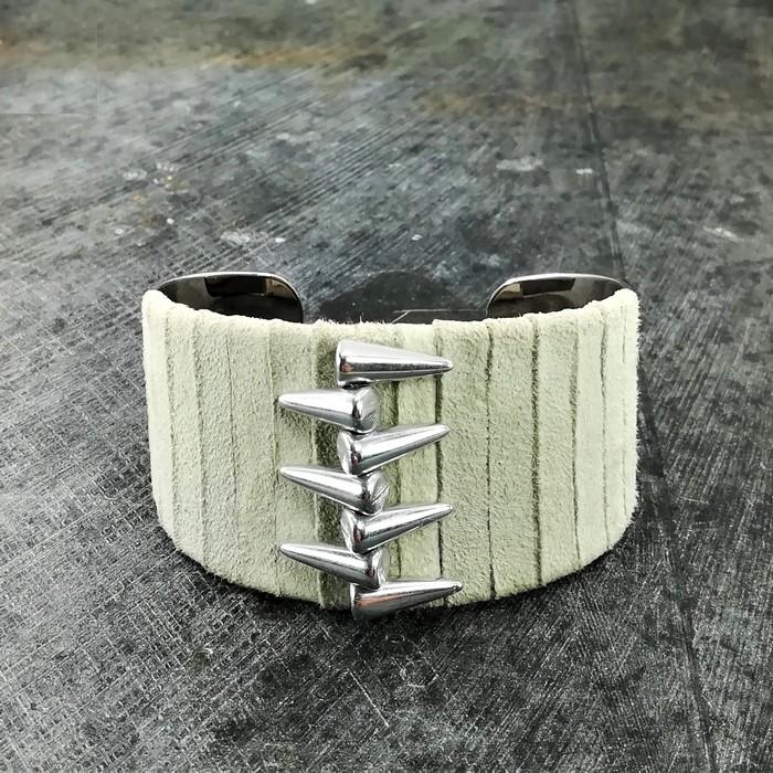 Manchette spike1 0 0 700
